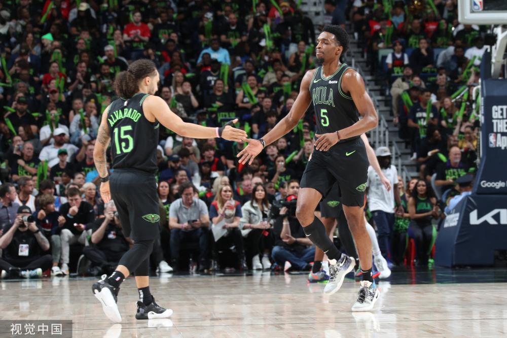 依旧沉着冷 依旧沉着冷