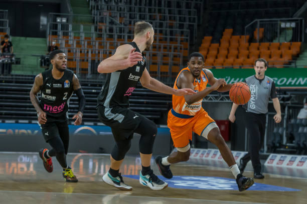 然保持超高 然保持超高